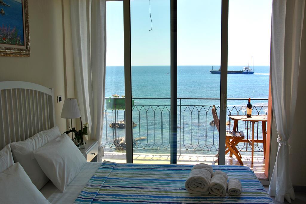 Apartament Taorminaxos Wonderful Seaview Giardini-Naxos Zewnętrze zdjęcie